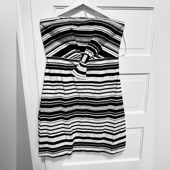 NWOT Calvin Klein Strapless Dress with Bow Size 10 - Picture 4 of 5
